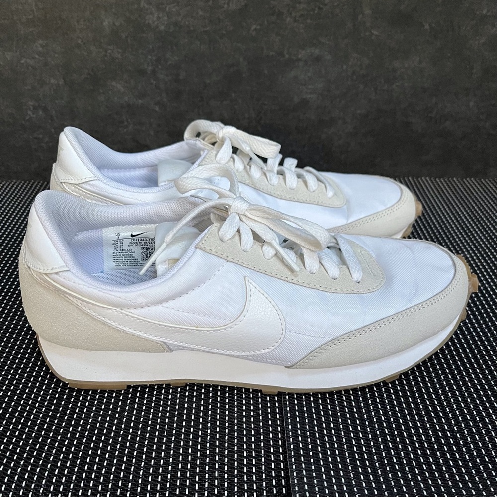 Nike Daybreak White / Gum Size 7